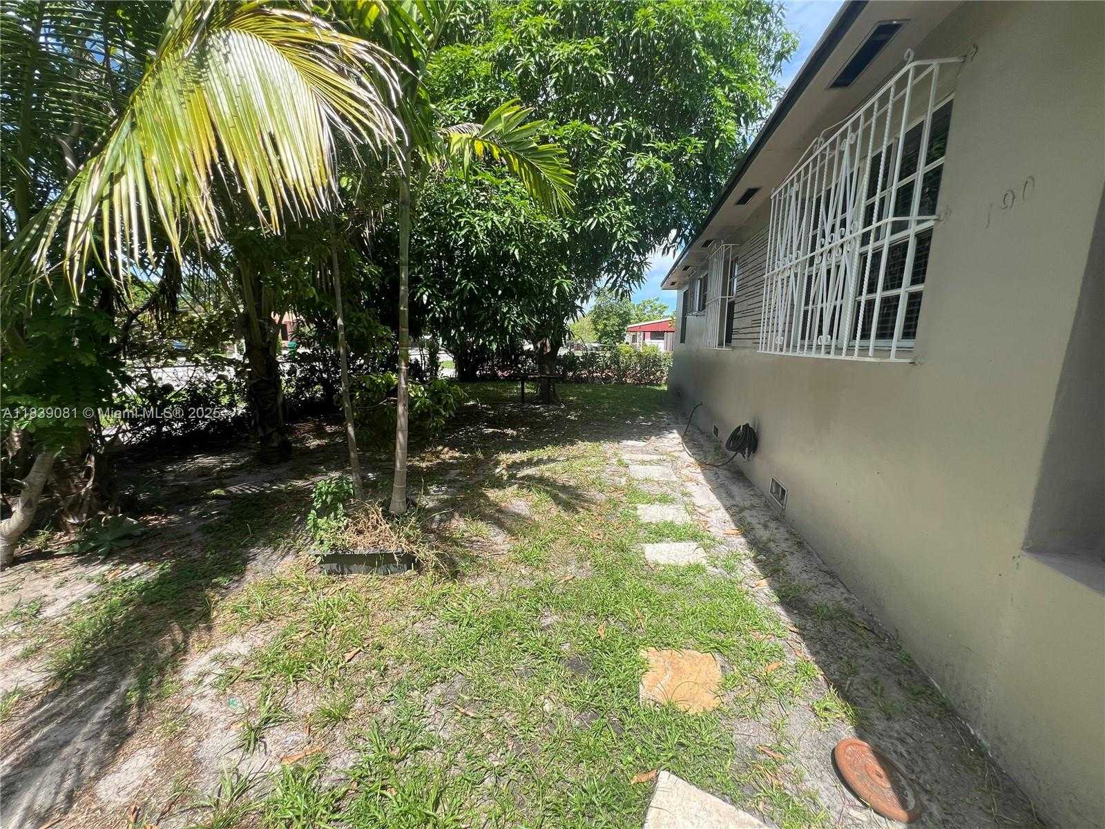Small Image of 1190 NORTH WEST 135TH ST, North Miami Number 23