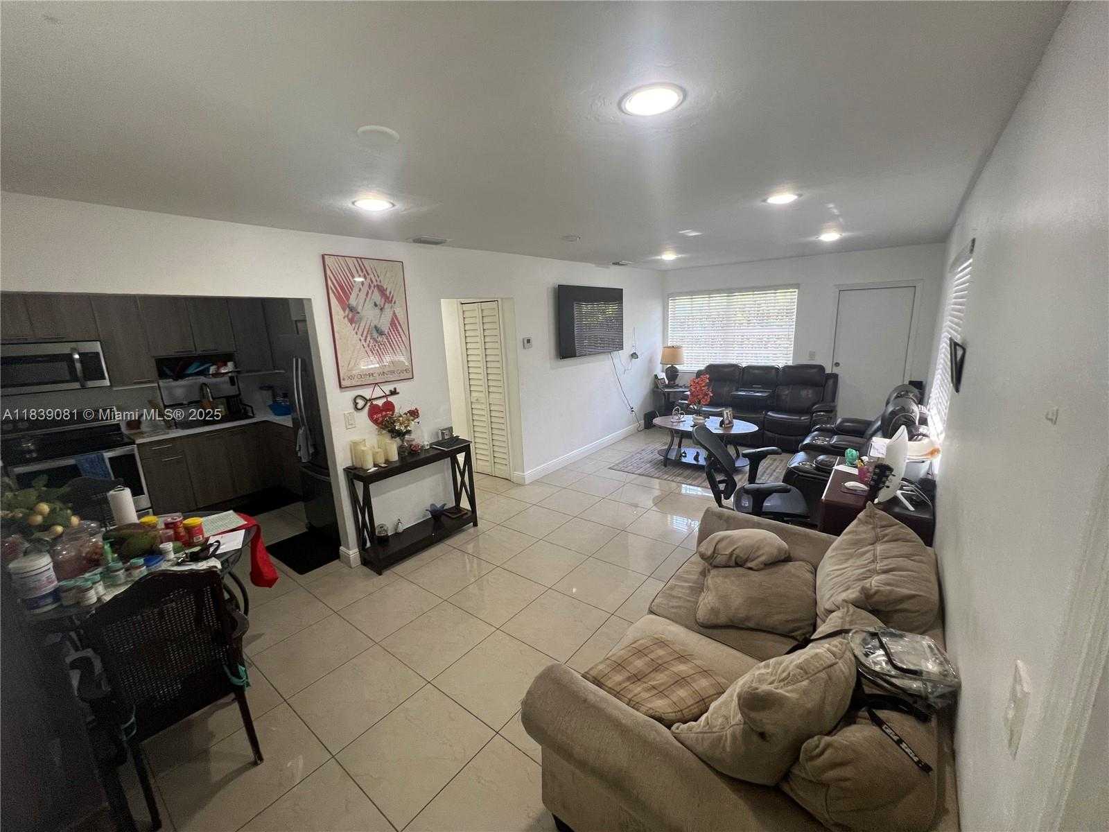 Small Image of 1190 NORTH WEST 135TH ST, North Miami Number 27