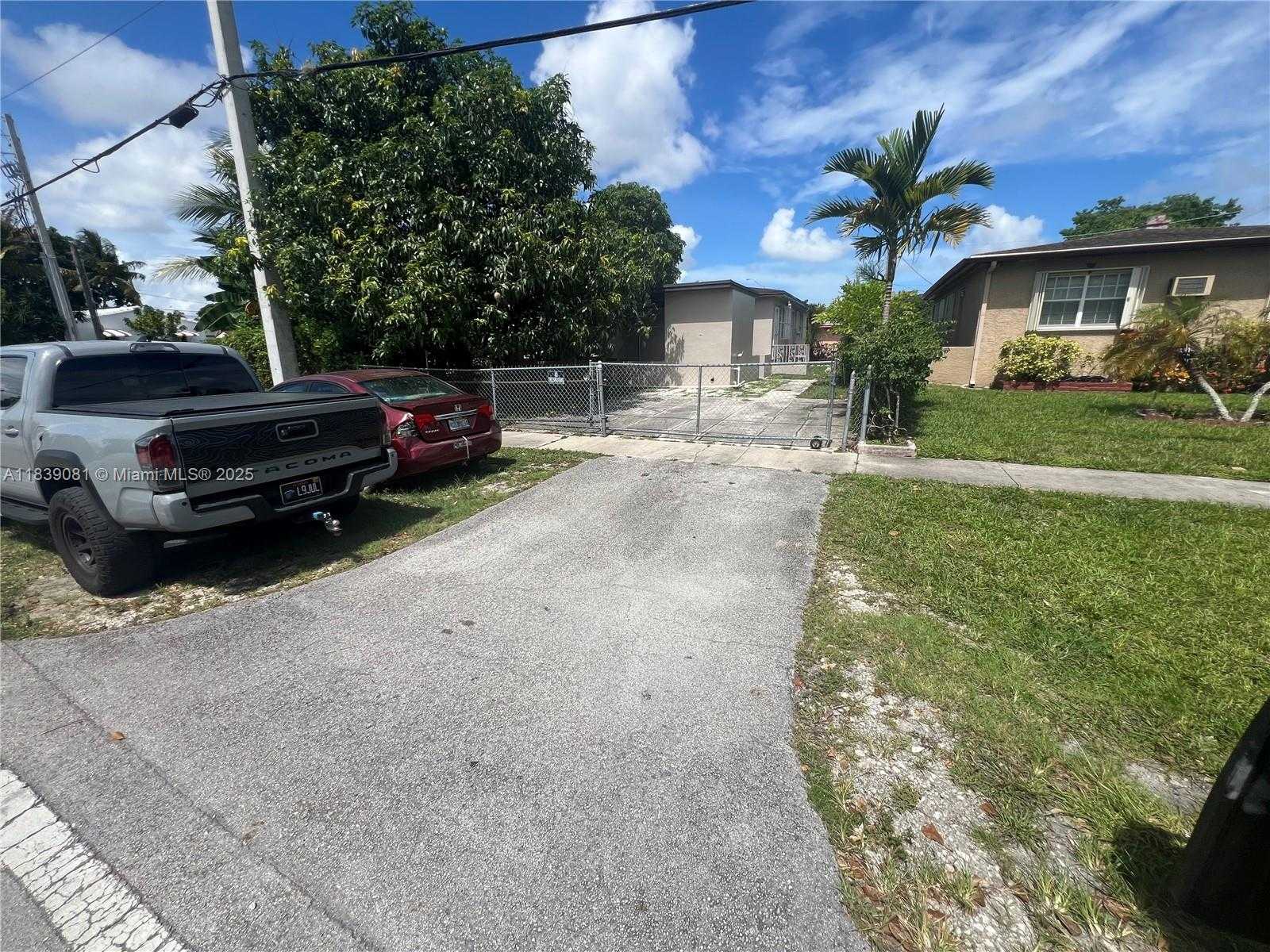 Small Image of 1190 NORTH WEST 135TH ST, North Miami Number 3
