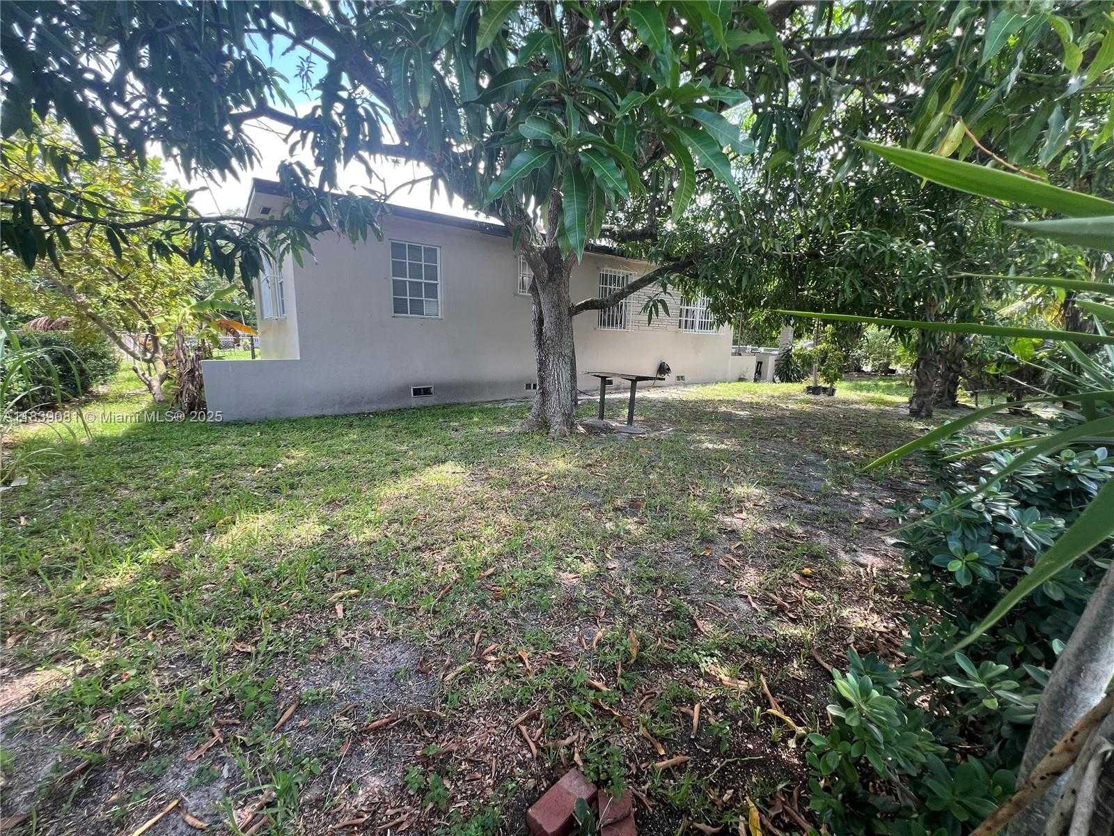 Small Image of 1190 NORTH WEST 135TH ST, North Miami Number 4