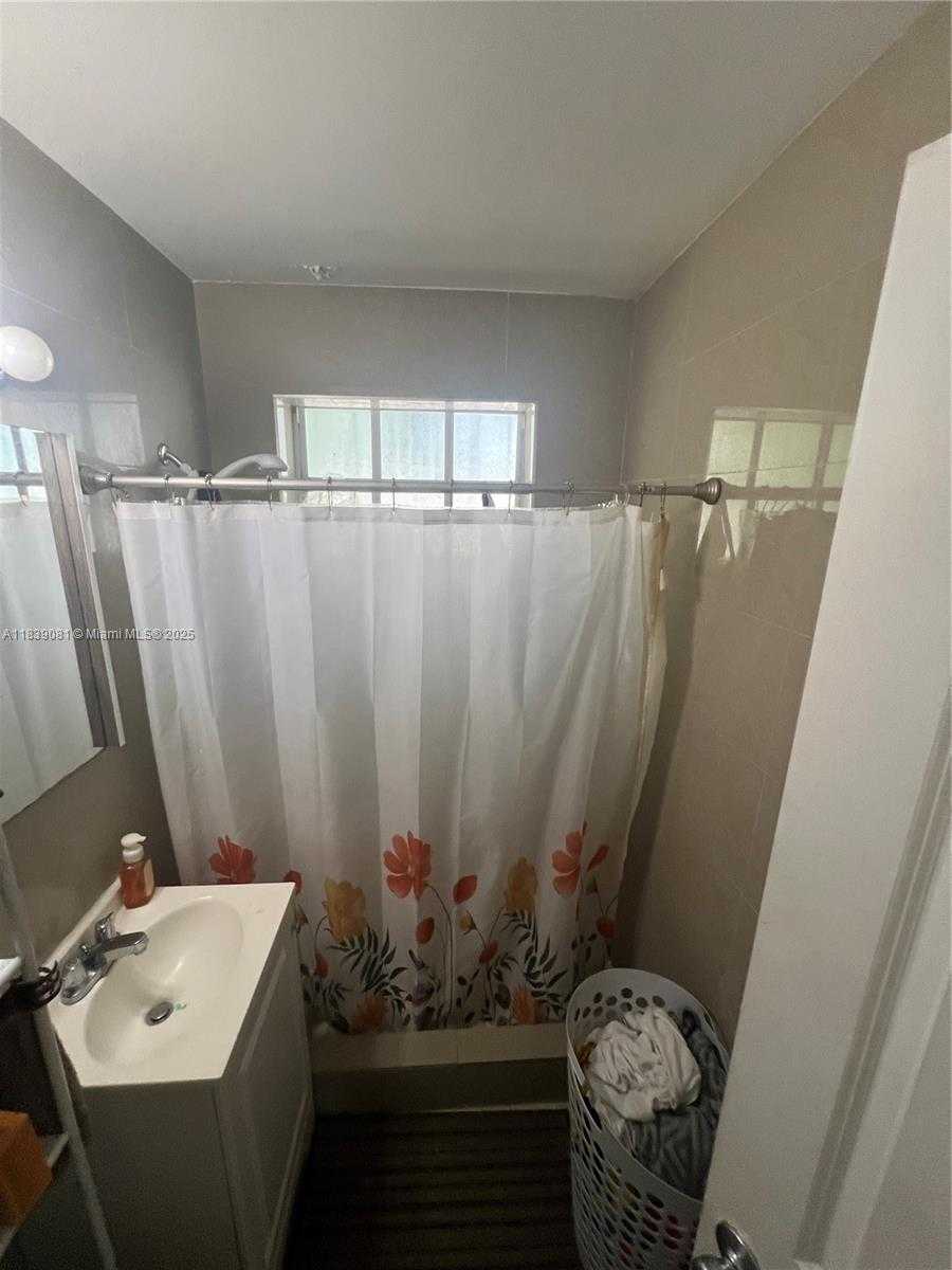Small Image of 1190 NORTH WEST 135TH ST, North Miami Number 43
