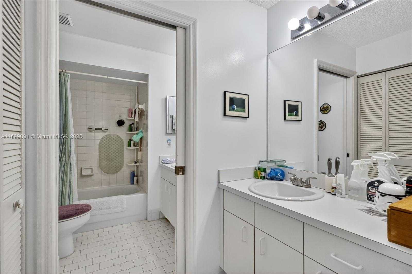 Small Image of 19611 NORTH WEST 82ND CT, Hialeah Number 13