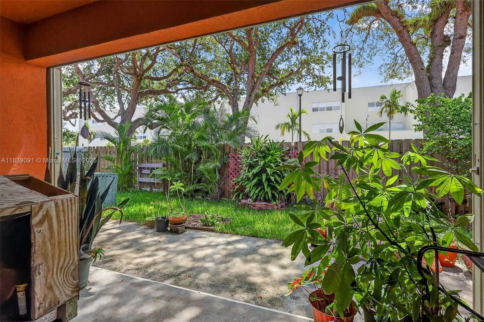 Small Image of 19611 NORTH WEST 82ND CT, Hialeah Number 26