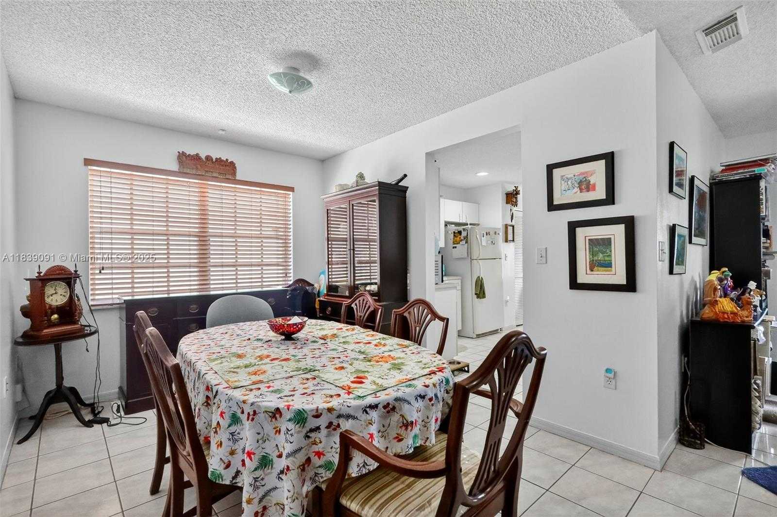 Small Image of 19611 NORTH WEST 82ND CT, Hialeah Number 7