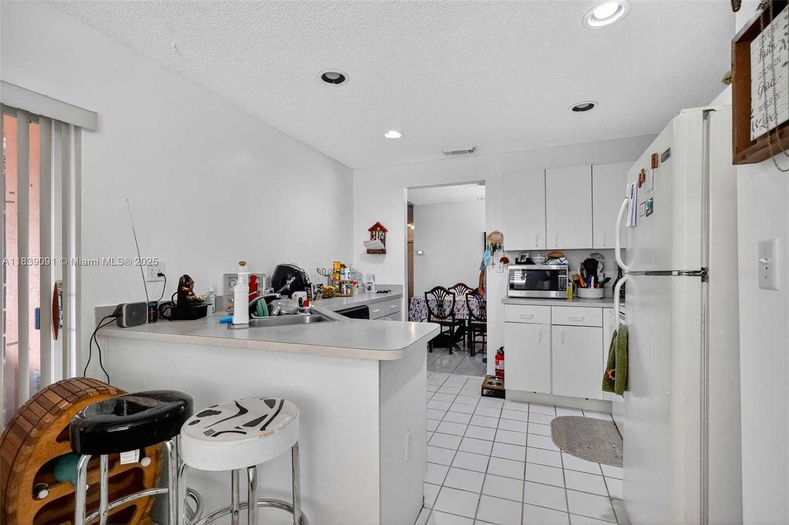 Small Image of 19611 NORTH WEST 82ND CT, Hialeah Number 9