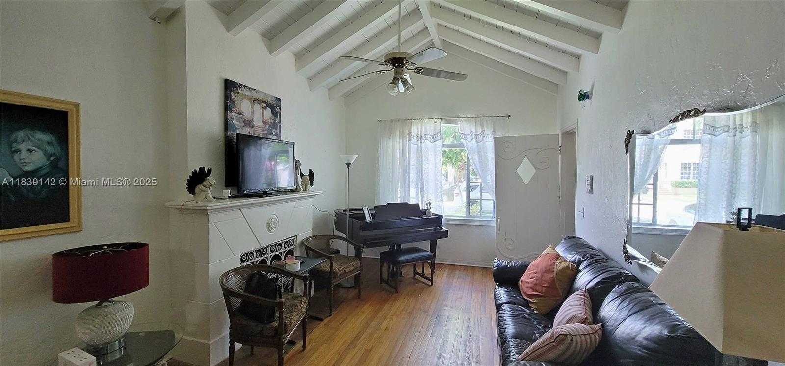 Small Image of 1824 SOUTH WEST 24TH ST, Miami Number 10