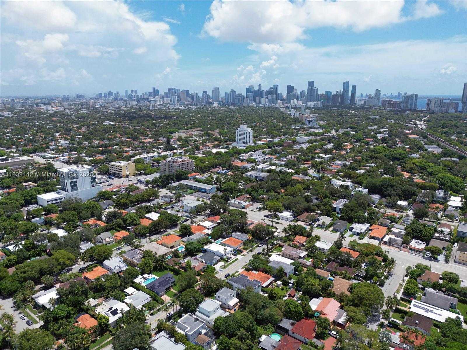 Small Image of 1824 SOUTH WEST 24TH ST, Miami Number 16