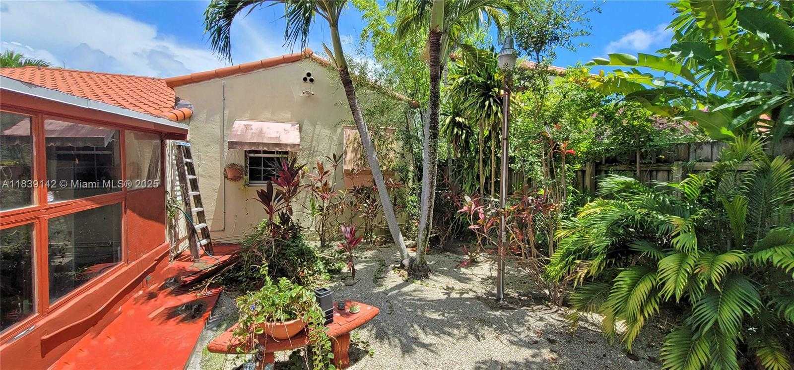 Small Image of 1824 SOUTH WEST 24TH ST, Miami Number 8