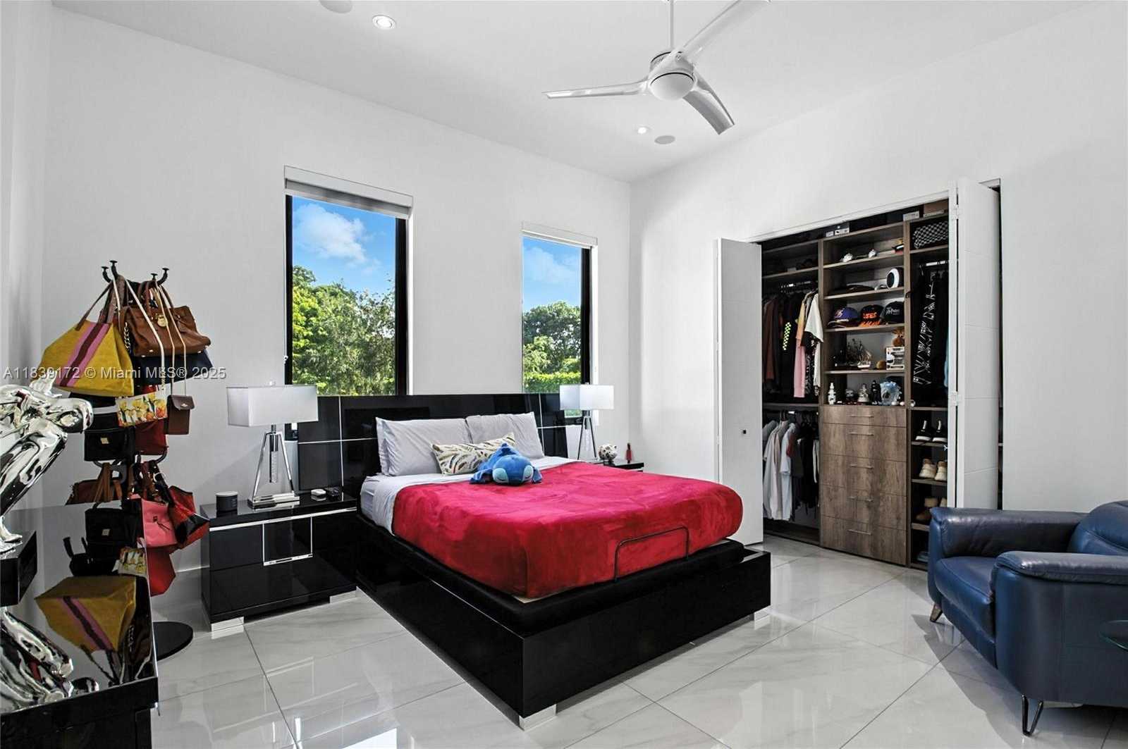 Small Image of 21059 SOUTH WEST 238TH ST, Homestead Number 37