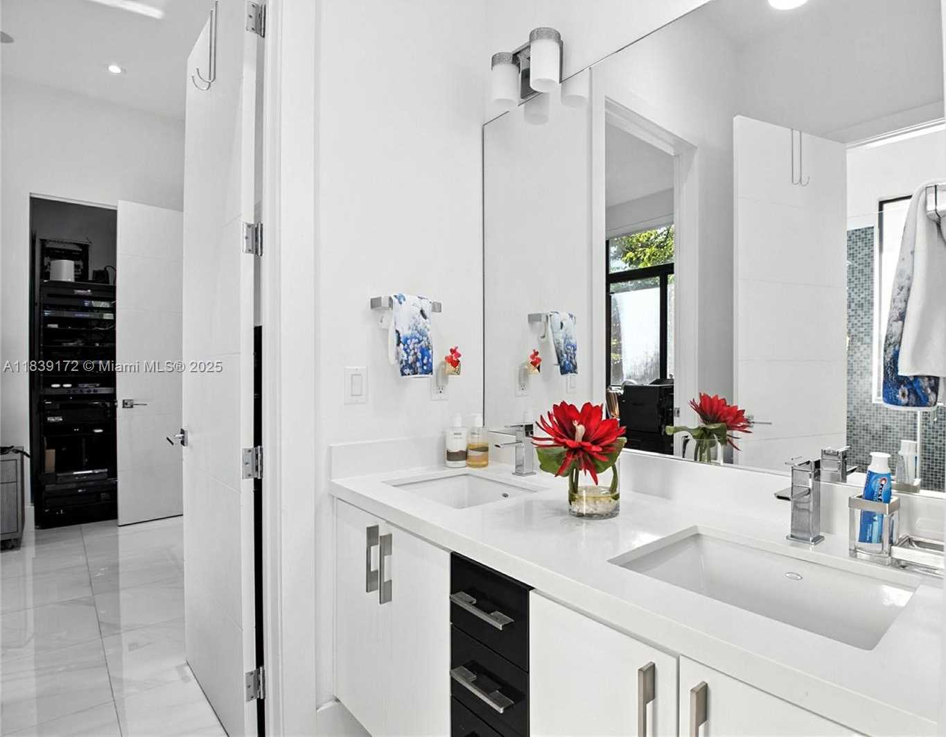 Small Image of 21059 SOUTH WEST 238TH ST, Homestead Number 38