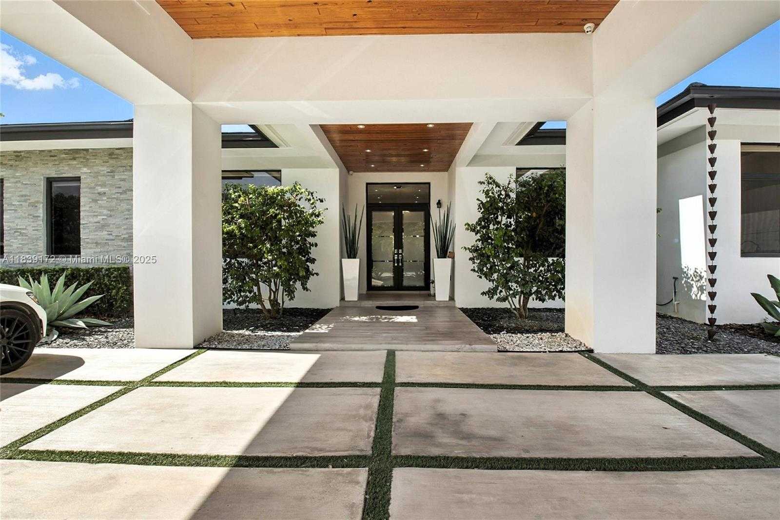Small Image of 21059 SOUTH WEST 238TH ST, Homestead Number 6