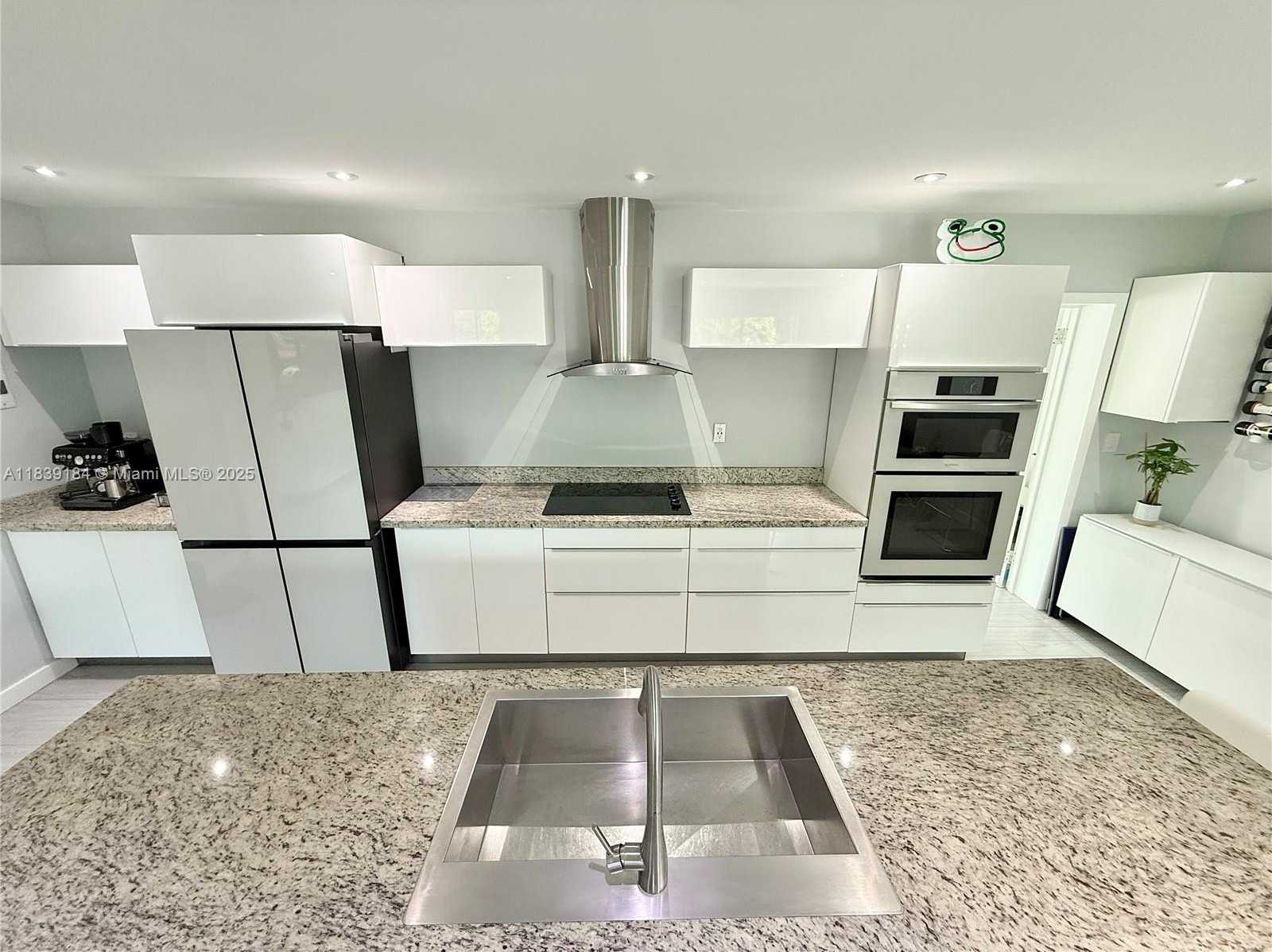 Small Image of 1620 NORTH 68TH TER, Hollywood Number 13