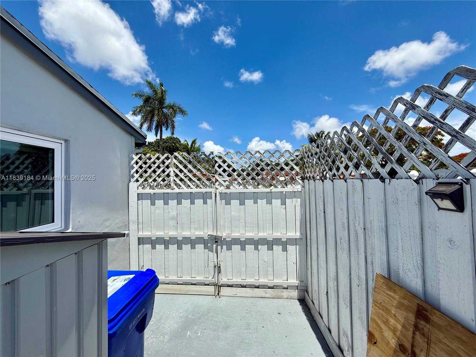 Small Image of 1620 NORTH 68TH TER, Hollywood Number 77