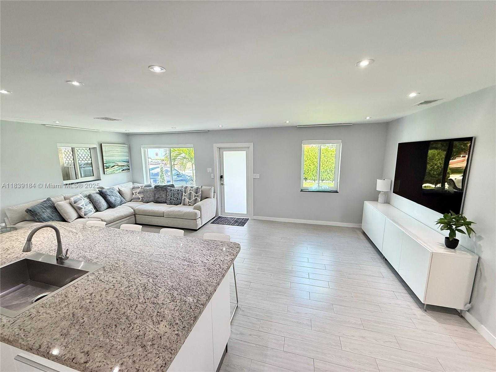Small Image of 1620 NORTH 68TH TER, Hollywood Number 9