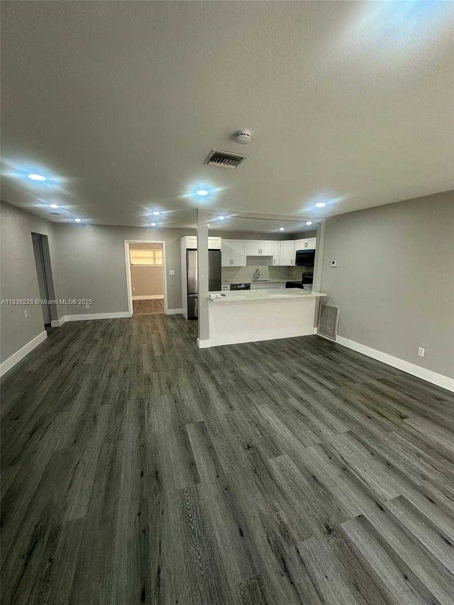 Small Image of 6990 SOUTH WEST 28TH ST, Miramar Number 5