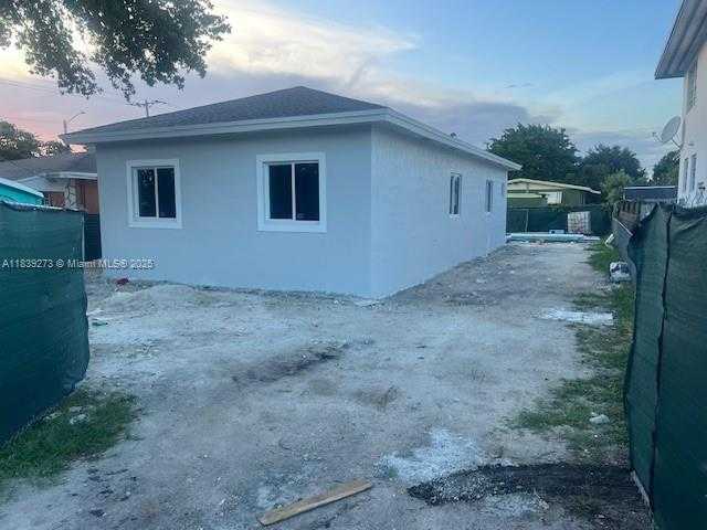Small Image of 1985 NORTH WEST 152ND ST, Miami Gardens Number 3