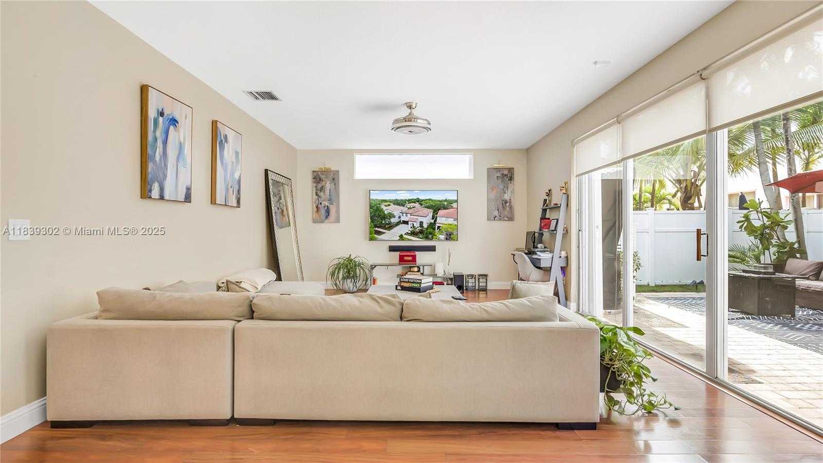 Small Image of 15521 SOUTH WEST 50TH CT, Miramar Number 4