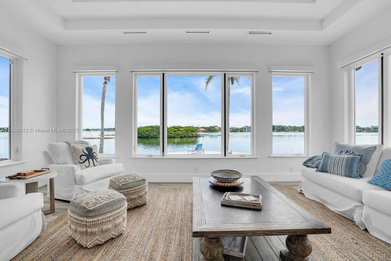 Small Image of 974 MARLIN DR, Jupiter Number 17