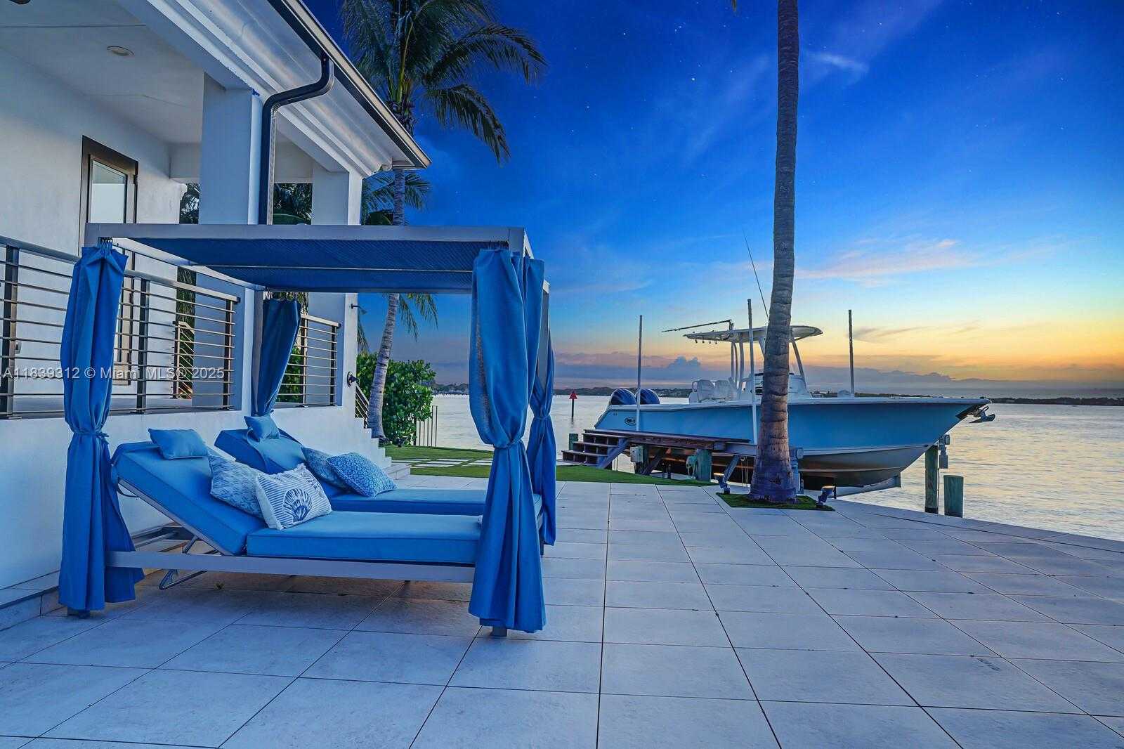 Small Image of 974 MARLIN DR, Jupiter Number 47