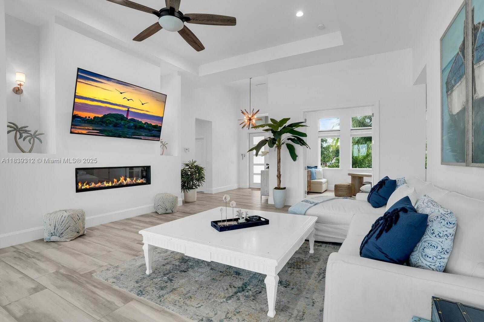 Small Image of 974 MARLIN DR, Jupiter Number 7