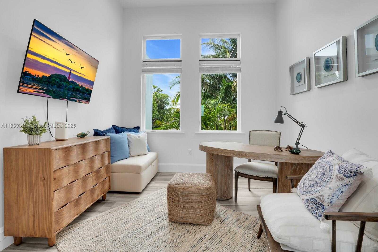 Small Image of 974 MARLIN DR, Jupiter Number 9