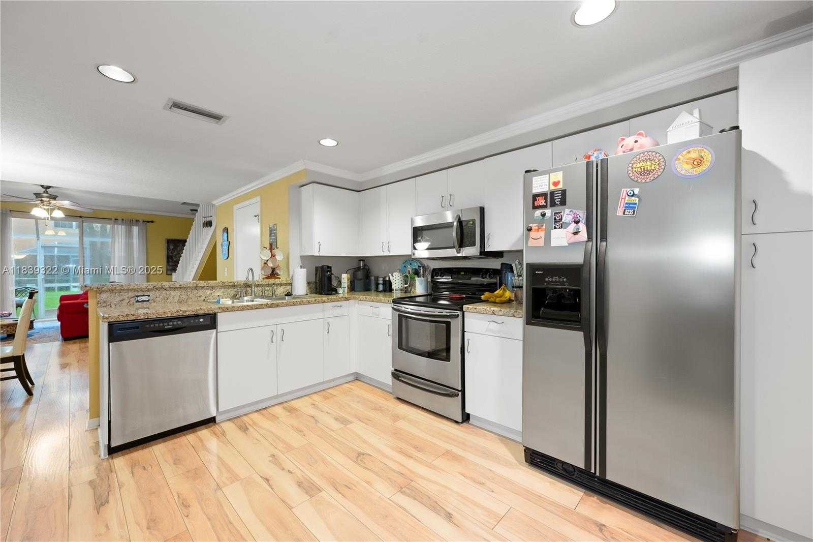 Small Image of 1424 BARCELONA WAY, Weston Number 11