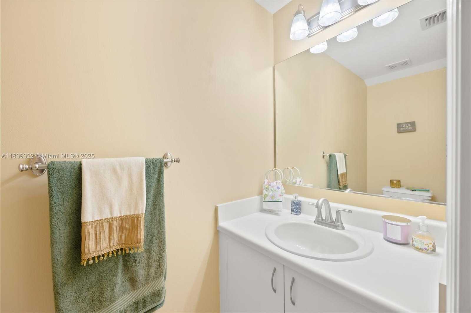 Small Image of 1424 BARCELONA WAY, Weston Number 12
