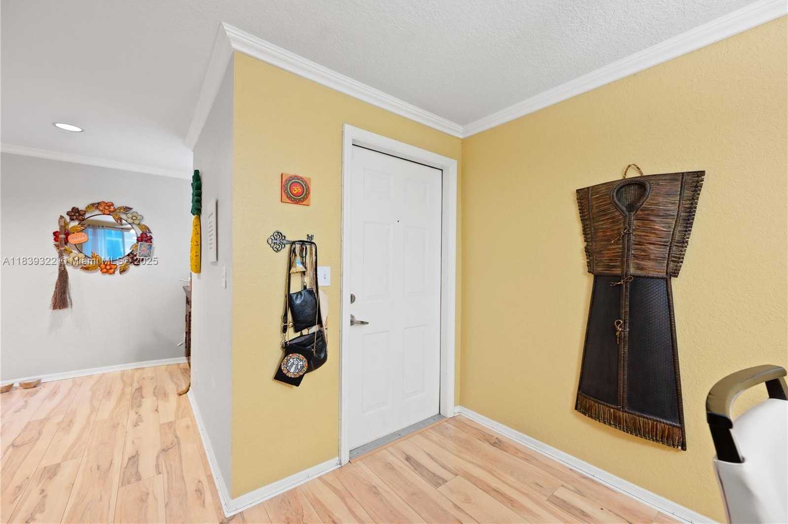Small Image of 1424 BARCELONA WAY, Weston Number 2