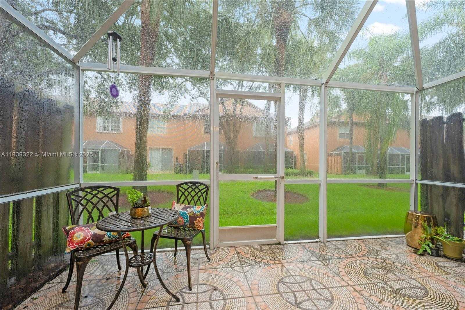 Small Image of 1424 BARCELONA WAY, Weston Number 24