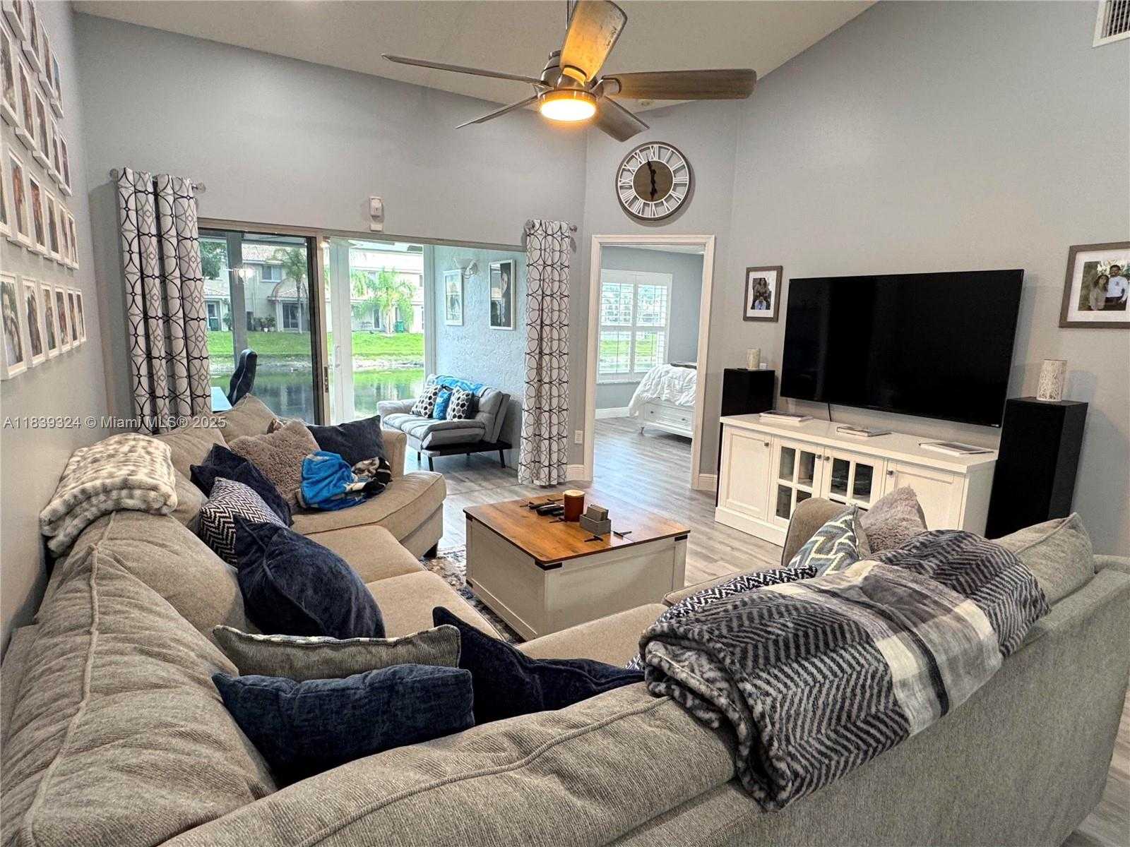 Small Image of 5928 NORTH WEST 93RD TER, Tamarac Number 10