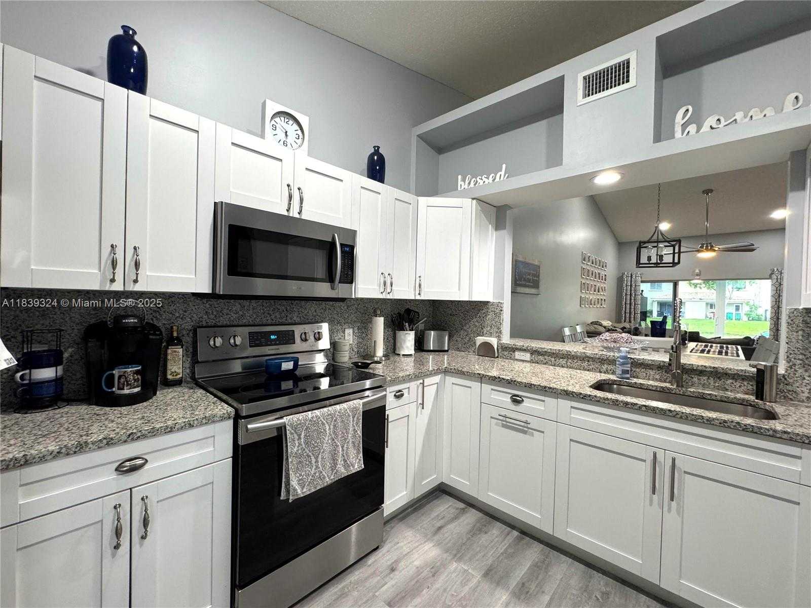 Small Image of 5928 NORTH WEST 93RD TER, Tamarac Number 5