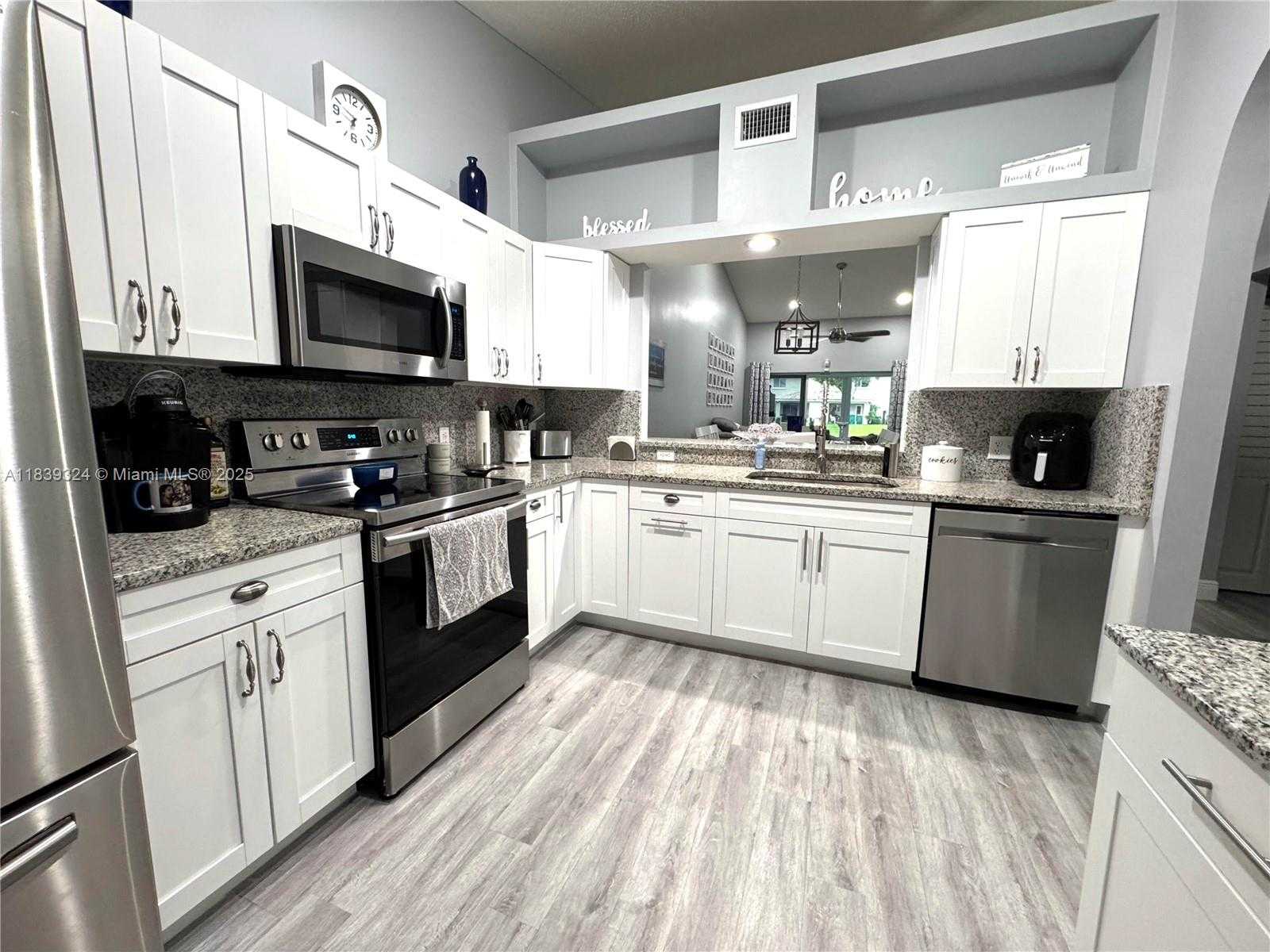 Small Image of 5928 NORTH WEST 93RD TER, Tamarac Number 6