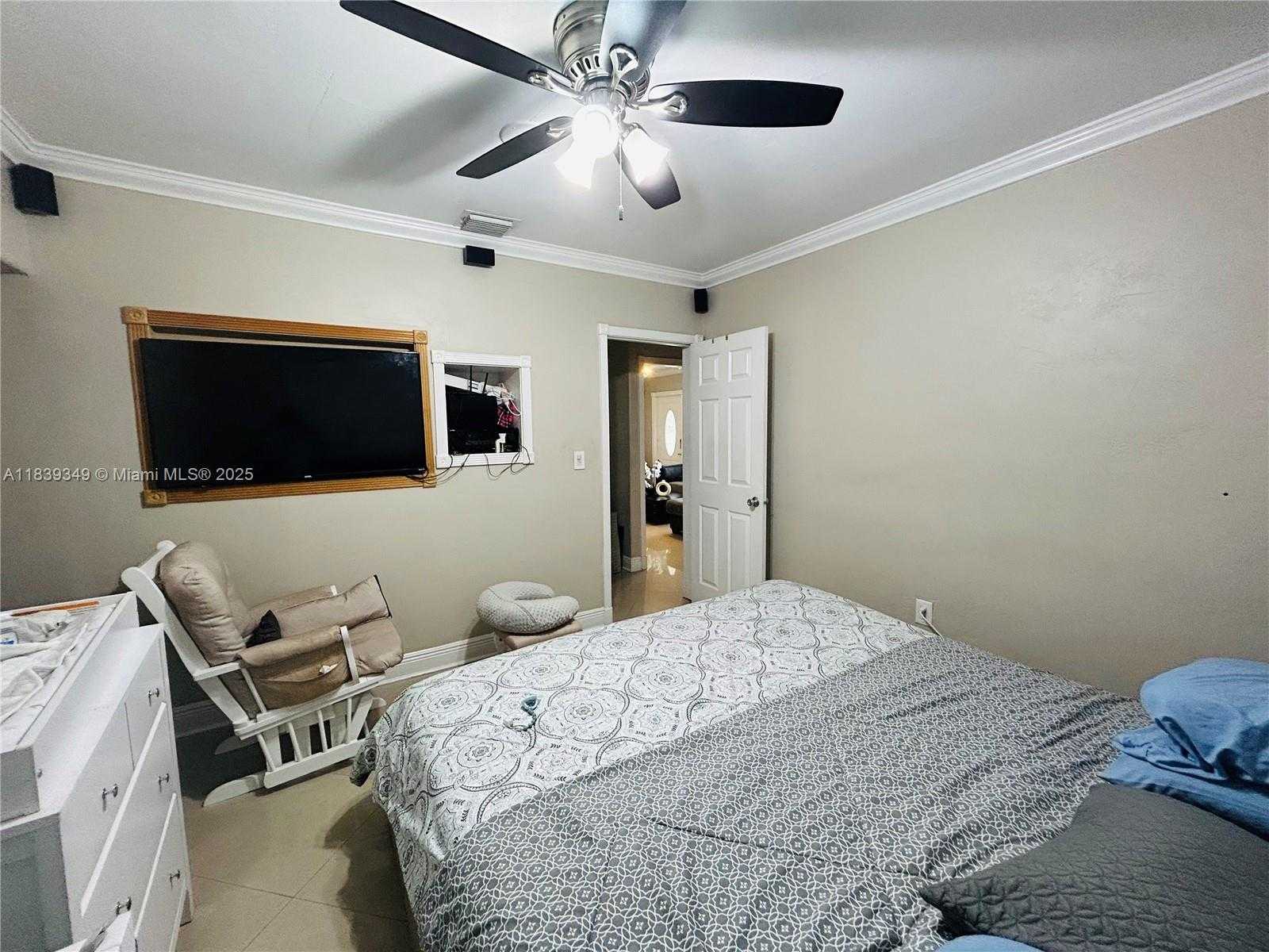 Small Image of 180 EAST 46TH ST, Hialeah Number 14