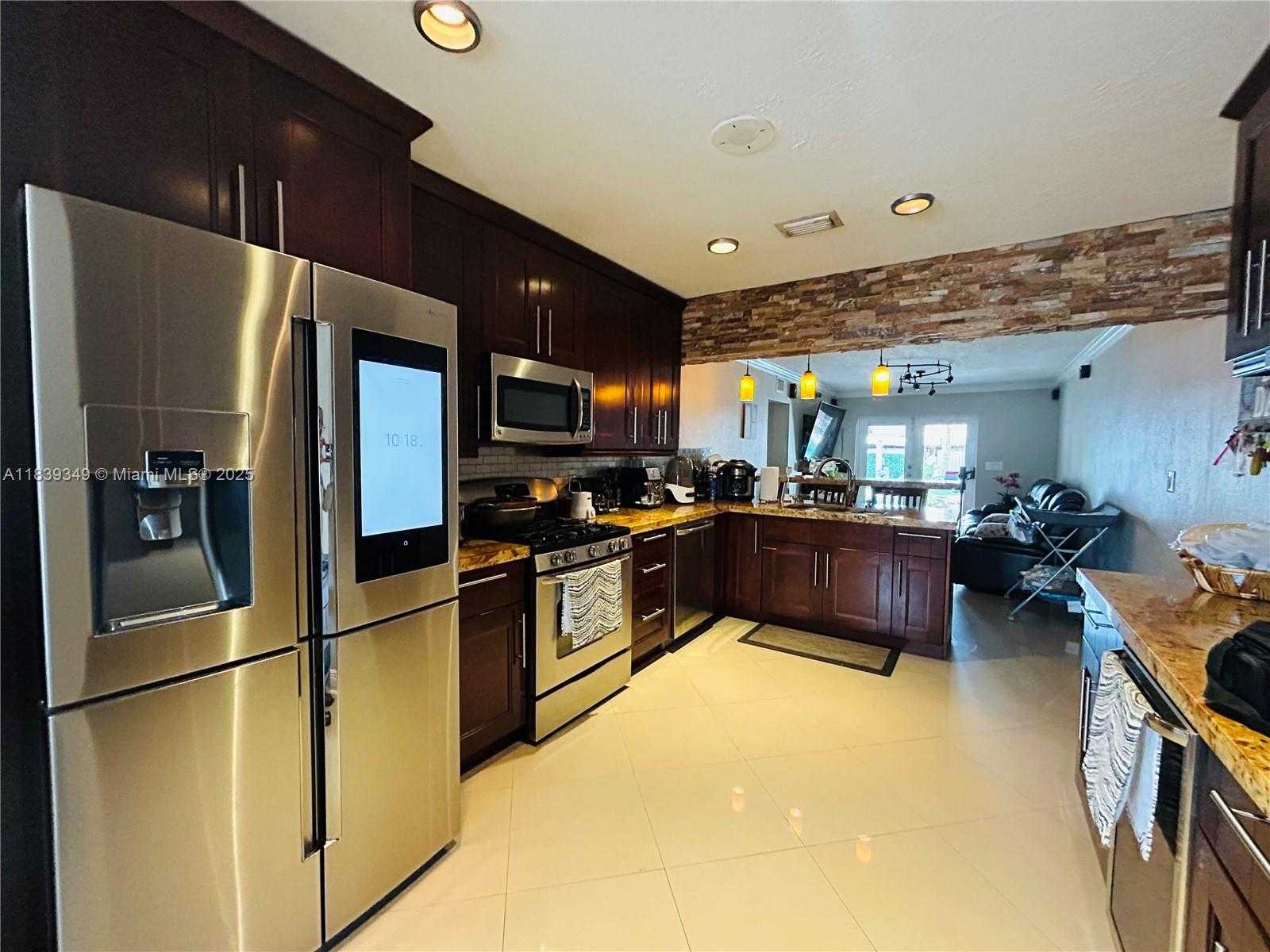 Small Image of 180 EAST 46TH ST, Hialeah Number 17
