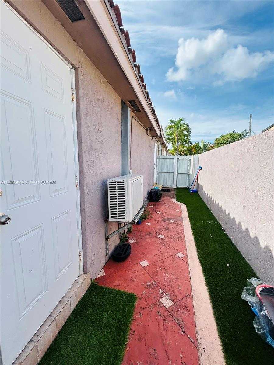 Small Image of 180 EAST 46TH ST, Hialeah Number 29