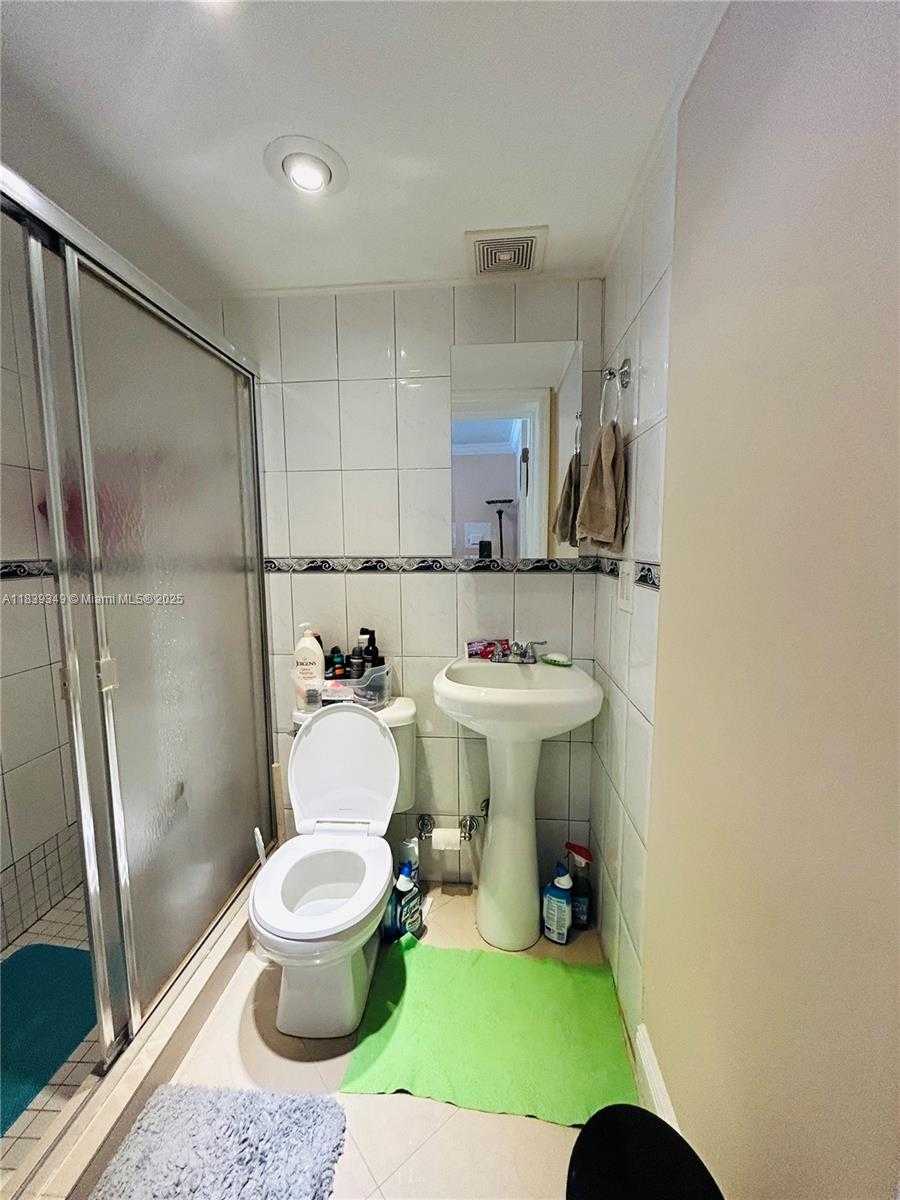 Small Image of 180 EAST 46TH ST, Hialeah Number 38