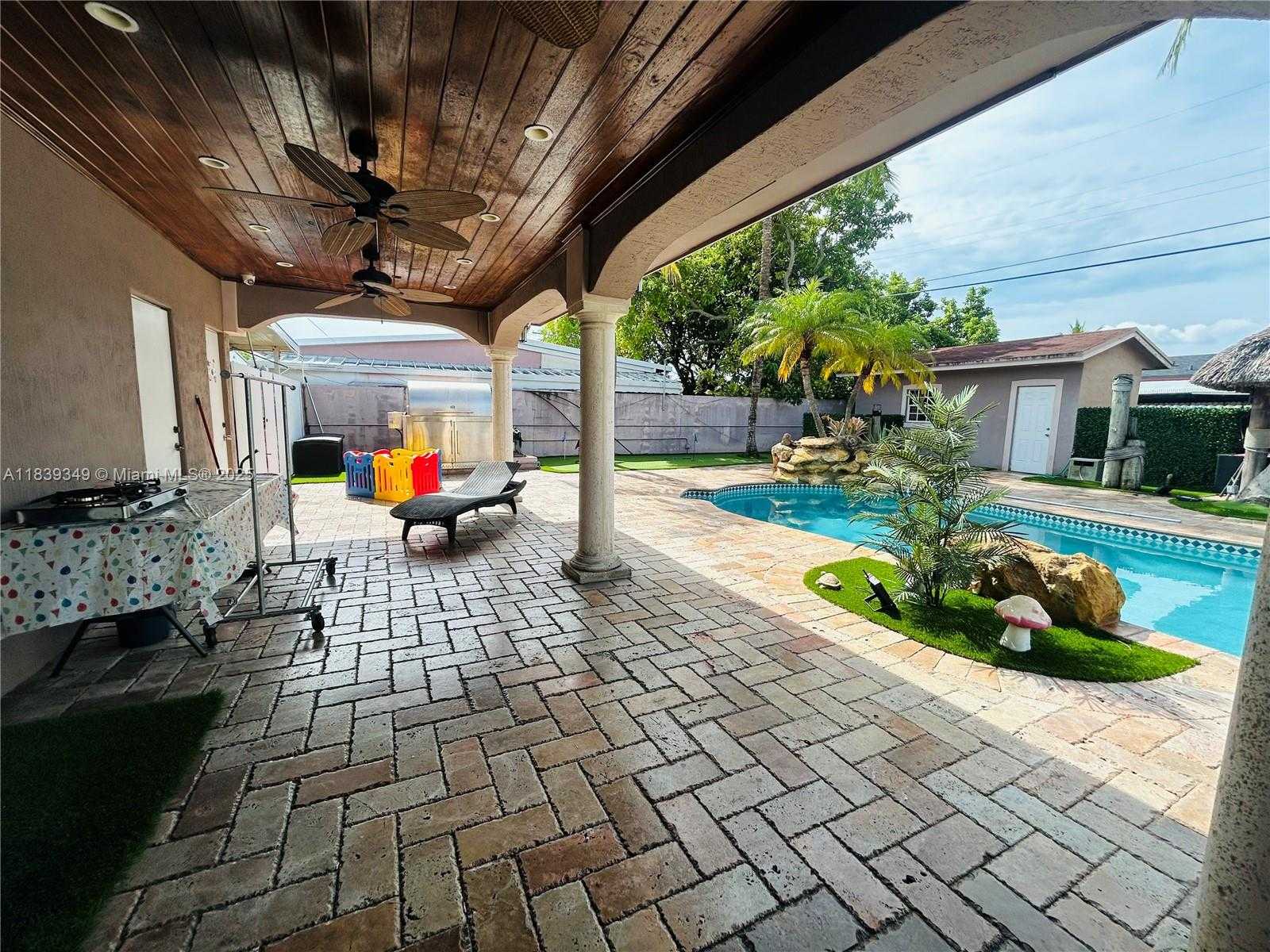 Small Image of 180 EAST 46TH ST, Hialeah Number 7
