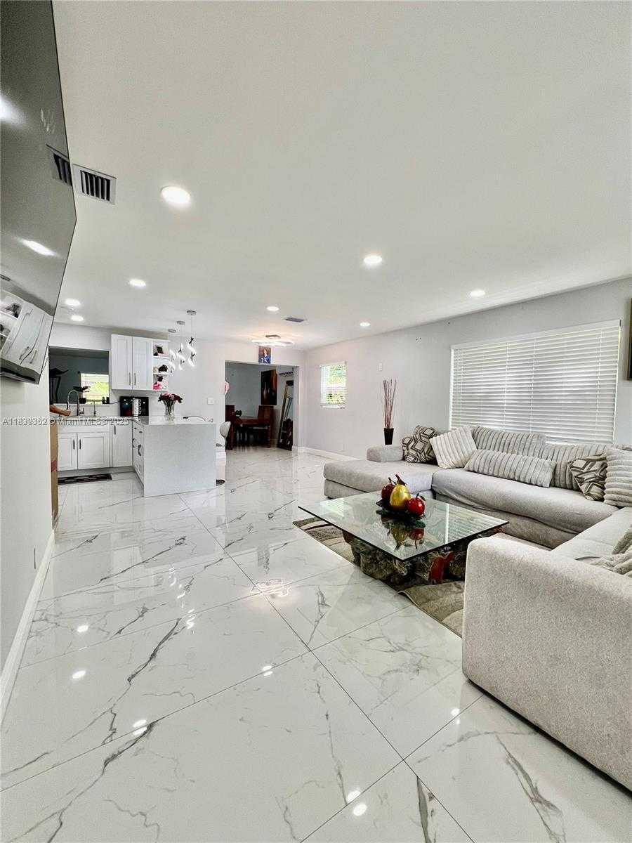 Small Image of 6120 SOUTH WEST 15TH CT, North Lauderdale Number 2