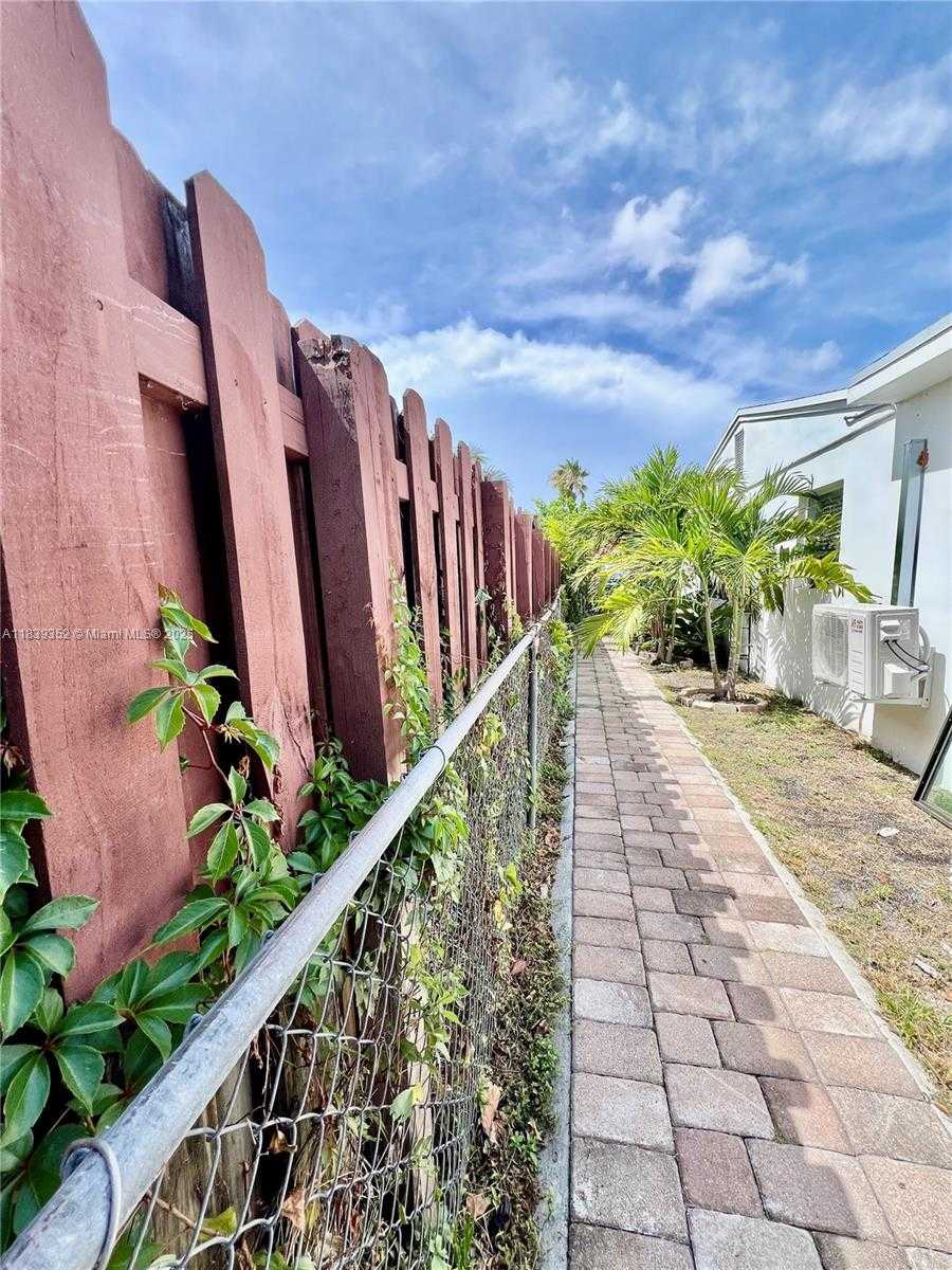 Small Image of 6120 SOUTH WEST 15TH CT, North Lauderdale Number 21