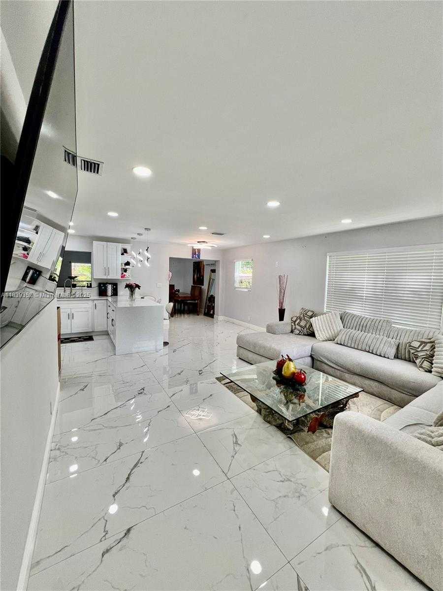 Small Image of 6120 SOUTH WEST 15TH CT, North Lauderdale Number 6
