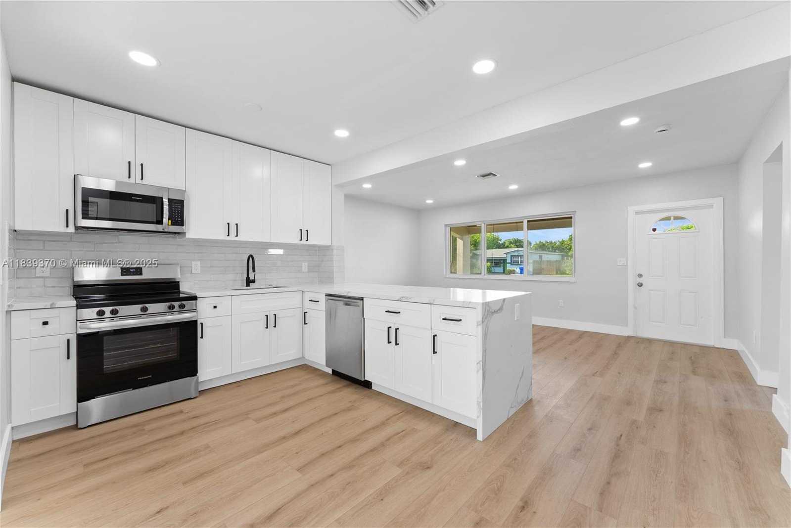 Small Image of 7021 SOUTH WEST 12TH ST, Pembroke Pines Number 13