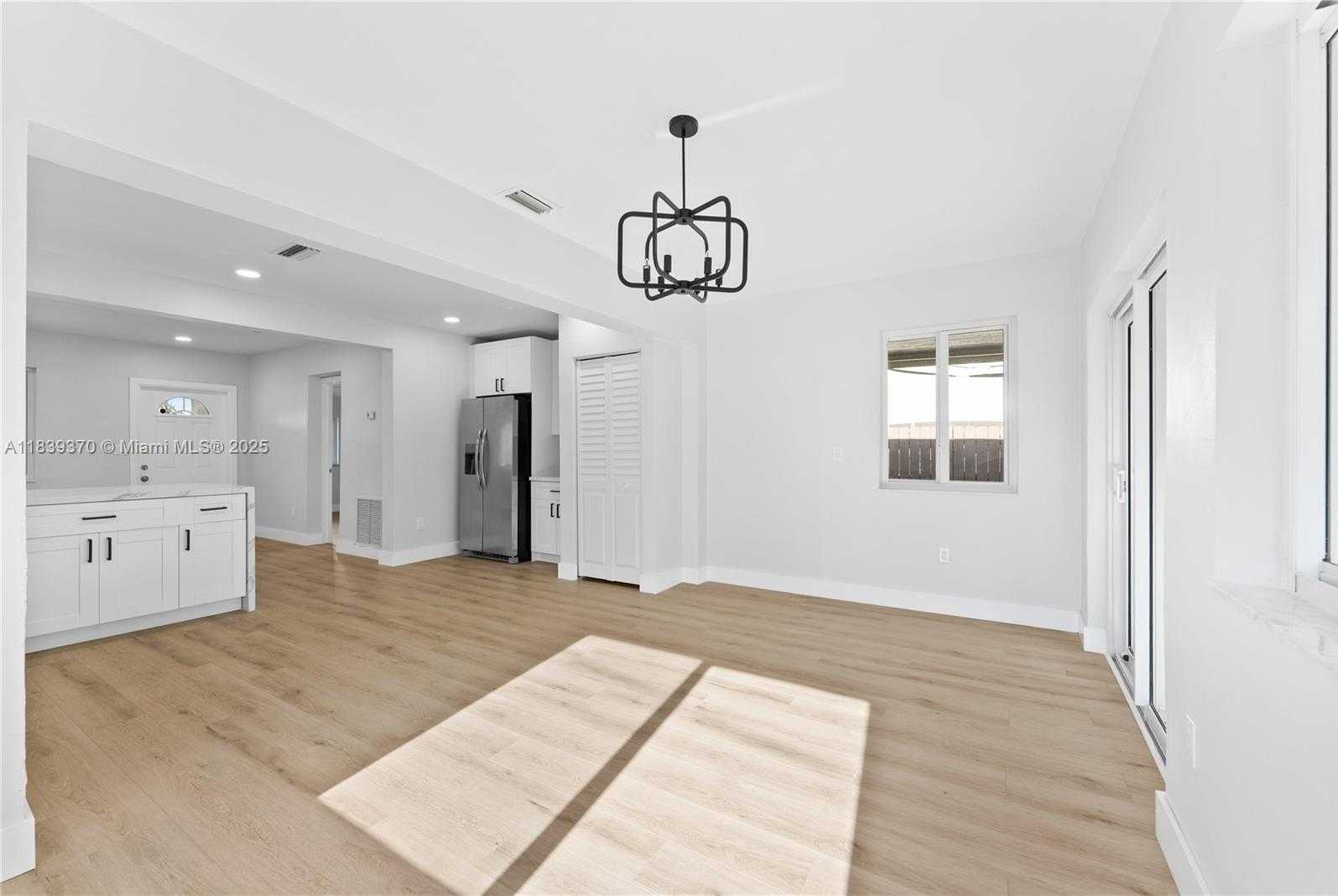 Small Image of 7021 SOUTH WEST 12TH ST, Pembroke Pines Number 17