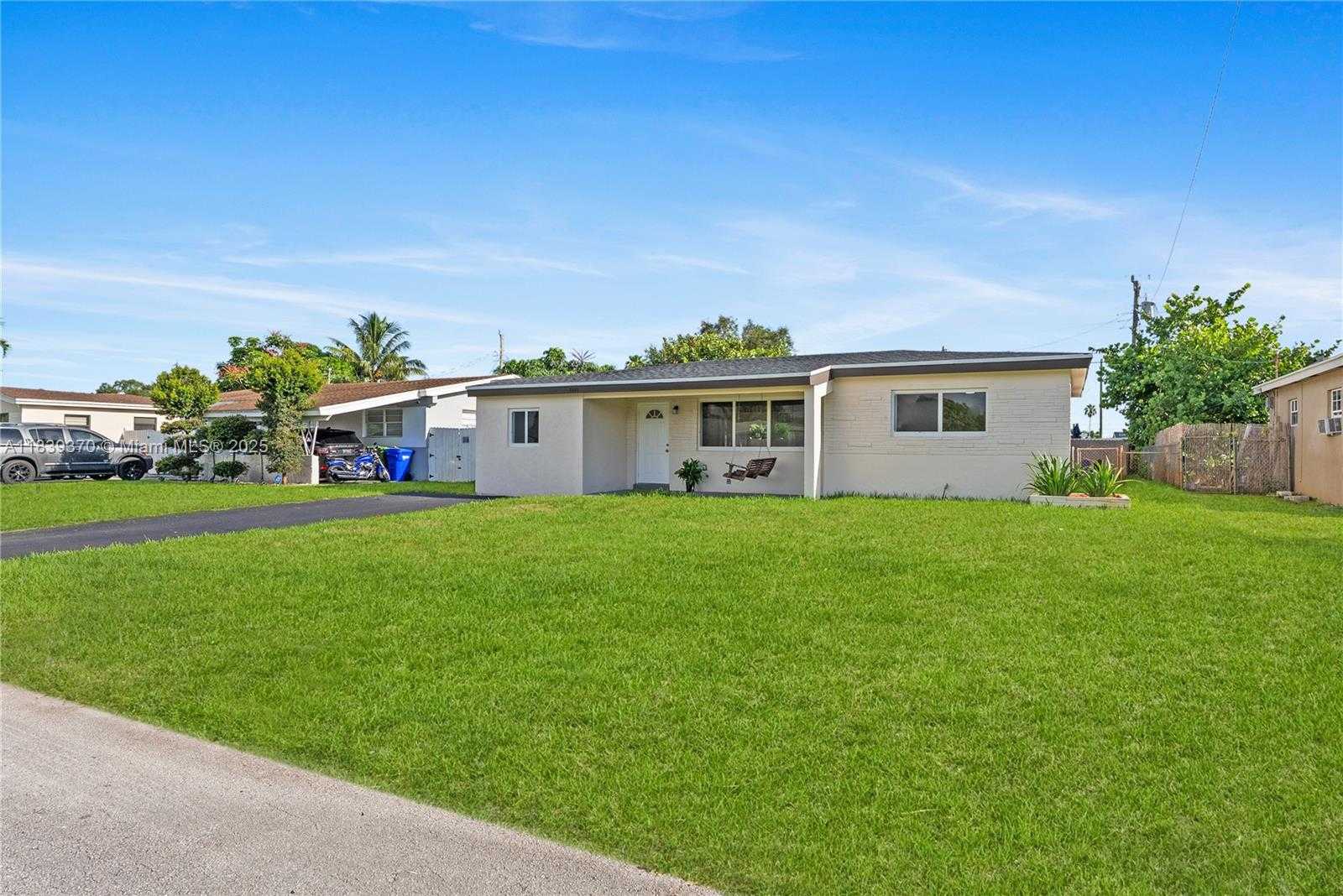 Small Image of 7021 SOUTH WEST 12TH ST, Pembroke Pines Number 25