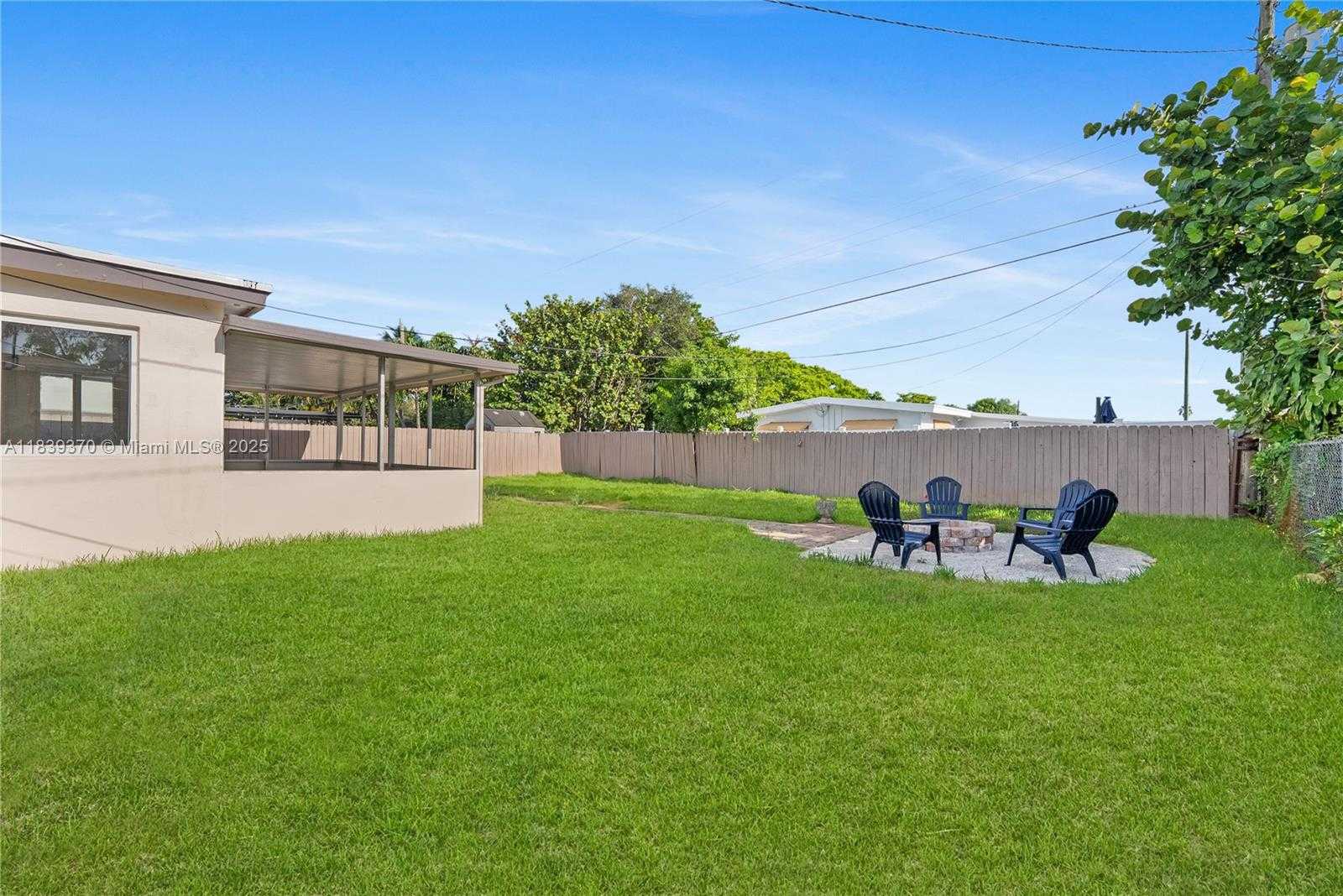 Small Image of 7021 SOUTH WEST 12TH ST, Pembroke Pines Number 28