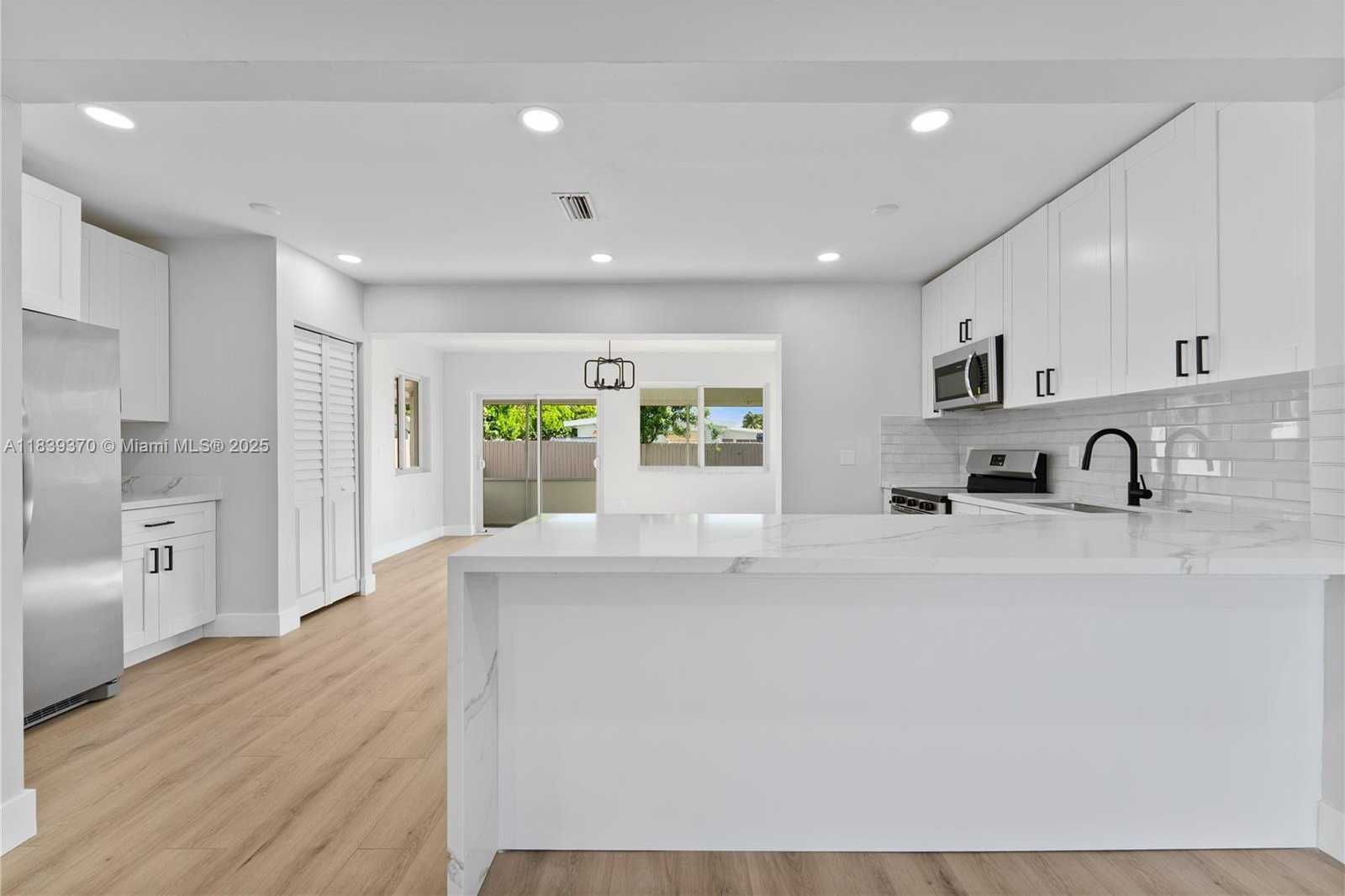 Small Image of 7021 SOUTH WEST 12TH ST, Pembroke Pines Number 3
