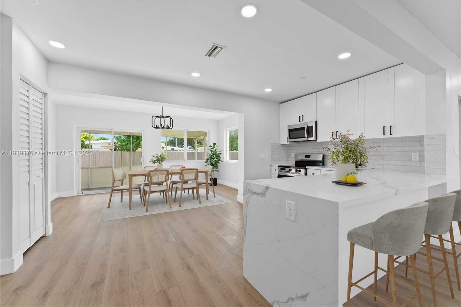 Small Image of 7021 SOUTH WEST 12TH ST, Pembroke Pines Number 4