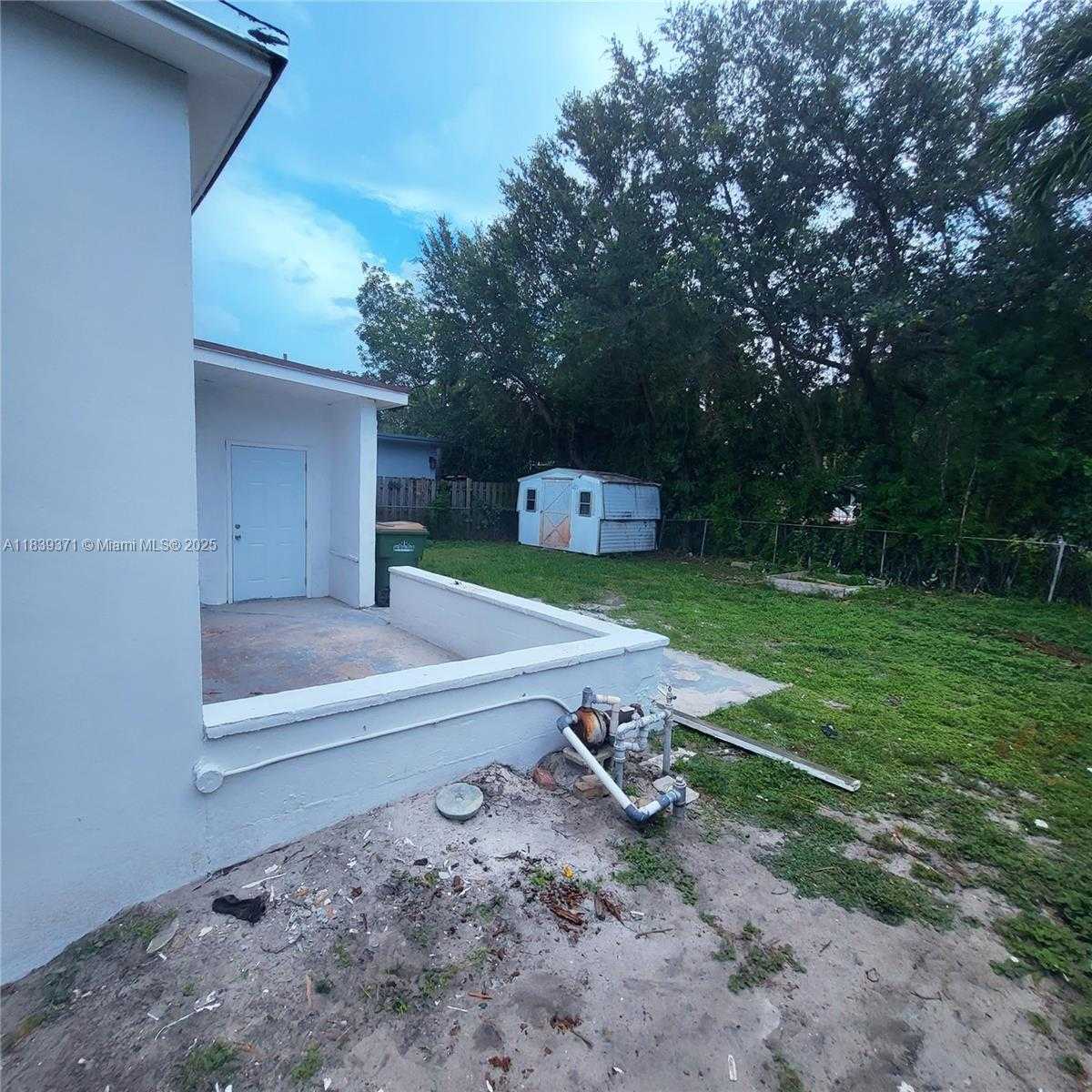 Small Image of 511 NORTH EAST 131ST ST, North Miami Number 7
