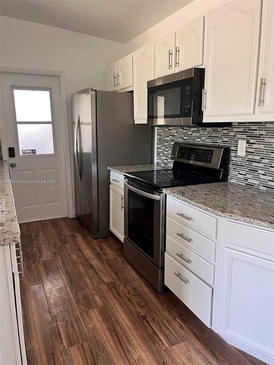 Small Image of 1321 NORTH EAST 43RD CT, Pompano Beach Number 6