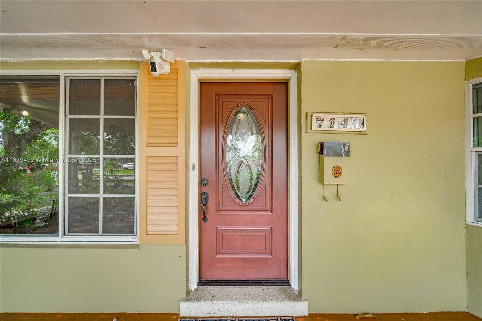 Small Image of 7140 FILLMORE ST, Hollywood Number 10