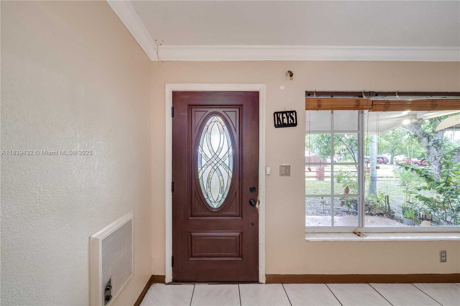 Small Image of 7140 FILLMORE ST, Hollywood Number 11